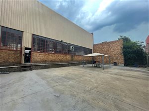 1300 m² Industrial space in Devland