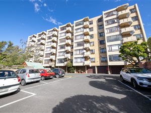 2 Bed Apartment in Harfield Village