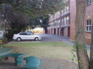 3 Bed Apartment in Rietfontein