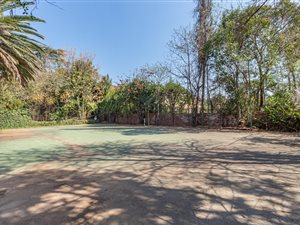 1250 m² Land available in Houghton Estate