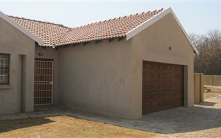 3 Bedroom Townhouse in Mooivallei Park