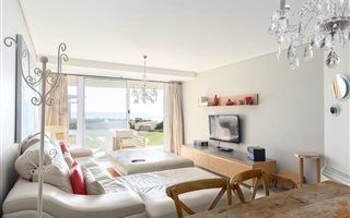 2 Bedroom House in Lagoon Beach