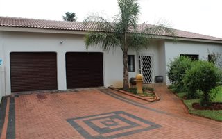 3 Bedroom House in Kanonkop