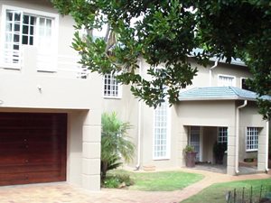 6 Bed House in Quellerina