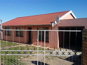 3 Bed House in Kwadwesi