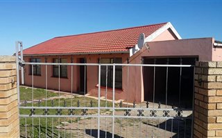 3 Bedroom House in Kwadwesi