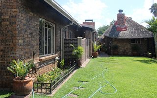 2 Bedroom House in Oos-Einde