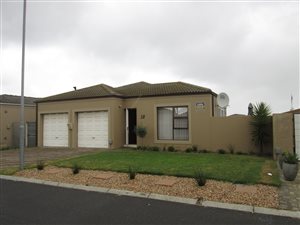 3 Bed Townhouse in Kraaifontein Central