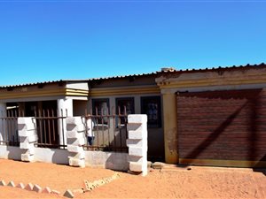 5 Bed House in Ivory Park