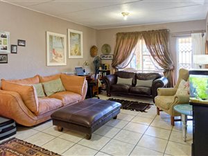 2 Bed Apartment in Vanderbijlpark SE2