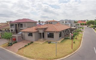 3 Bedroom House in Amberfield