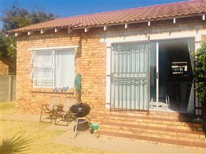 2 Bed Townhouse in Radiokop