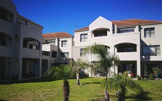 2 Bedroom Apartment in Vredekloof Heights