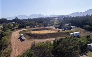 1.1 ha Land available in Firlands
