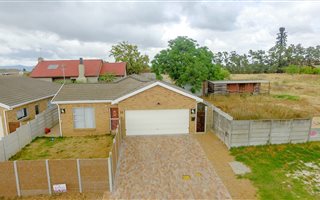 3 Bedroom House in Langeberg Ridge