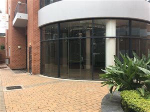366 m² Commercial space in Die Hoewes