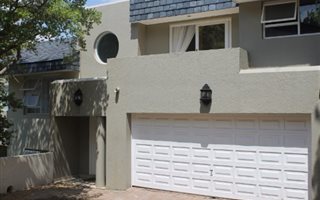 4 Bedroom House in Dainfern