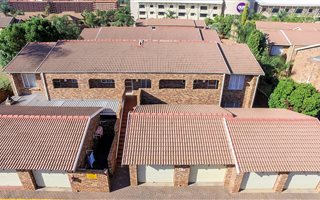 2 Bedroom Apartment in Zwartkop