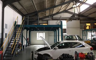 460 m² Industrial space in Airport Industria