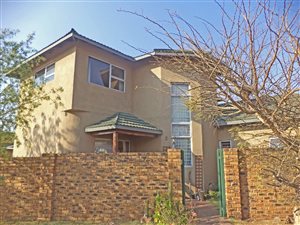 4 Bed House in Fishers Hill