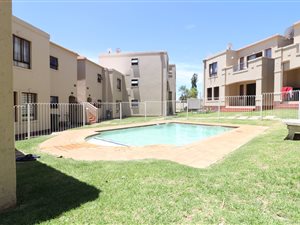2 Bed Apartment in Dainfern