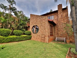 4 Bed House in Montana Park