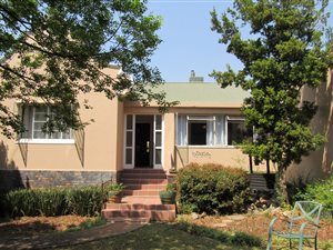 6 Bed House in Thornhill Estate