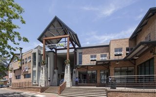 201 m² Commercial space in Hayfields