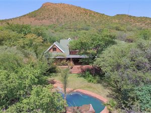 7 Bed House in Hartbeespoort Dam