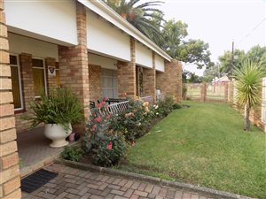 4 Bed House in Paradise