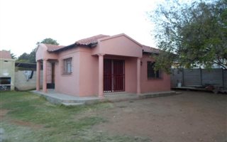 2 Bedroom House in Moffat View