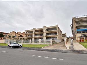 3 Bed Apartment in Uvongo