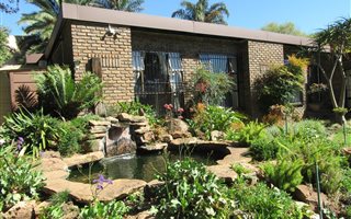 4 Bedroom House in Constantia Kloof