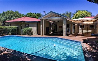 4 Bedroom House in Dan Pienaar