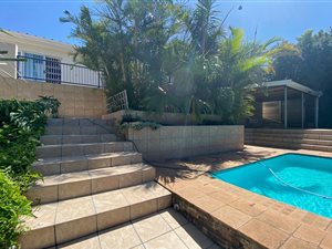 4 Bed House in Bonza Bay