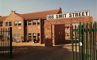 202 m² Office Space in Fairland
