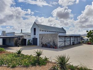 2.4 ha Smallholding in Paternoster
