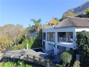 4 Bed Townhouse in Kosmos