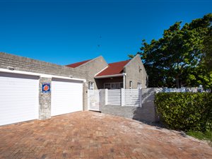 3 Bed House in Penlyn Estate