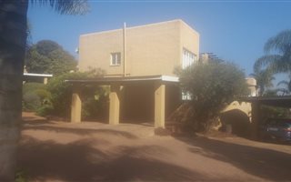 2 Bedroom Apartment in Roodekrans