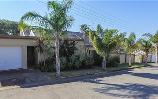 5 Bedroom House in Baysville