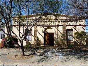 6 Bed House in Graaff Reinet