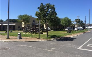 2 Bedroom House in Bardale Village