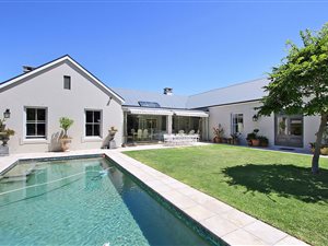 4 Bed House in Constantia