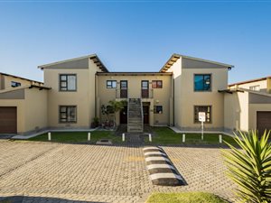 3 Bed Apartment in Brentwood Park