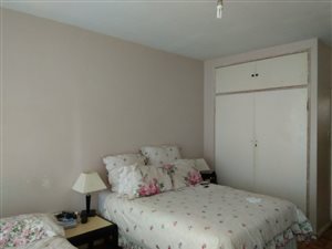 1 Bed Apartment in Joubert Park