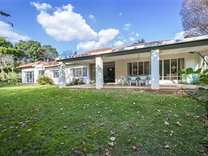 3 Bed House in Craighall Park