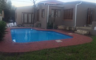 2 Bedroom House in Westdene