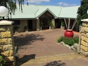 9 Bed House in Clarens