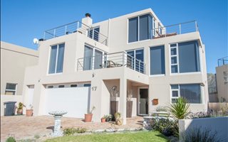 4 Bedroom House in Harbour Island